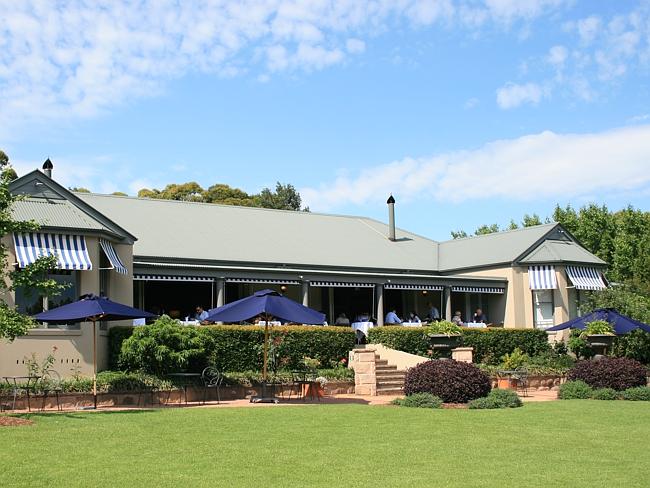  Breakfast on the verandah at Bells boutique hotel. 